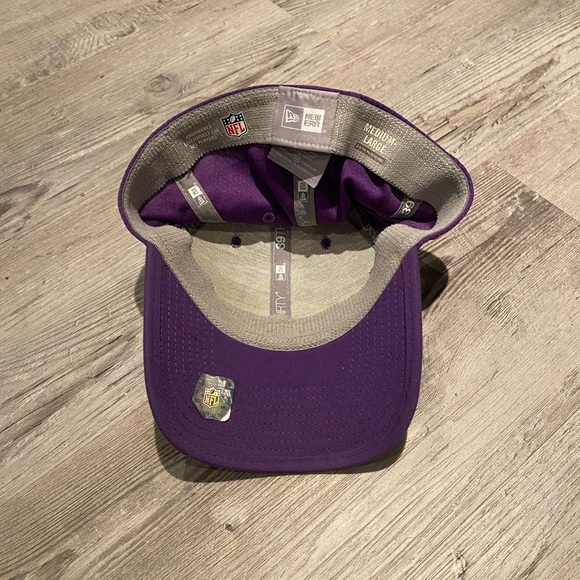 Minnesota Vikings New Era 39Thirty Purple Yellow Honeycomb Men’s Hat M/L - Picture 4 of 5